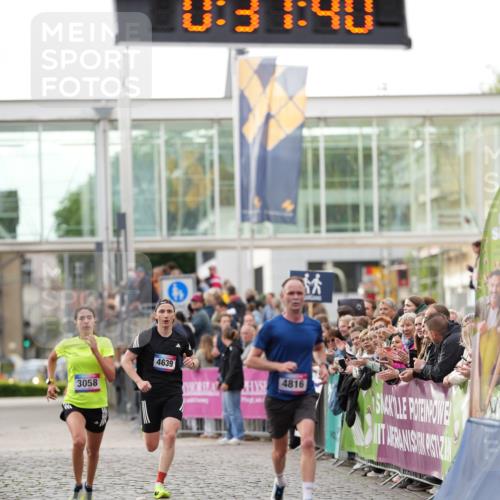 12.06.2026 - Holstenköstenlauf LAZAROV Photography http://msf.ph/oto/9739743 12.06.2026 19:37:39 Laufen 3058, 4639, 4816, 4819 meine-sportfotos.de