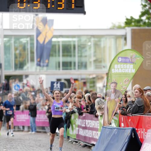 12.06.2026 - Holstenköstenlauf LAZAROV Photography http://msf.ph/oto/9739747 12.06.2026 19:37:37 Laufen 3058, 4816, 4819 meine-sportfotos.de