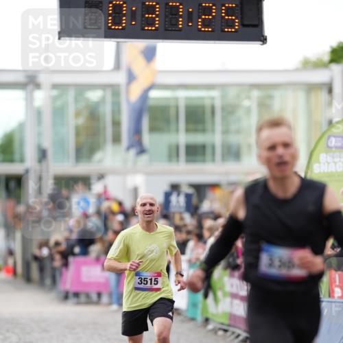 12.06.2026 - Holstenköstenlauf LAZAROV Photography http://msf.ph/oto/9739752 12.06.2026 19:37:25 Laufen 3304, 3515 meine-sportfotos.de