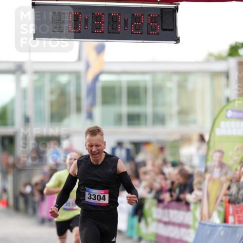 12.06.2026 - Holstenköstenlauf LAZAROV Photography http://msf.ph/oto/9739753 12.06.2026 19:37:24 Laufen 3304, 3515 meine-sportfotos.de