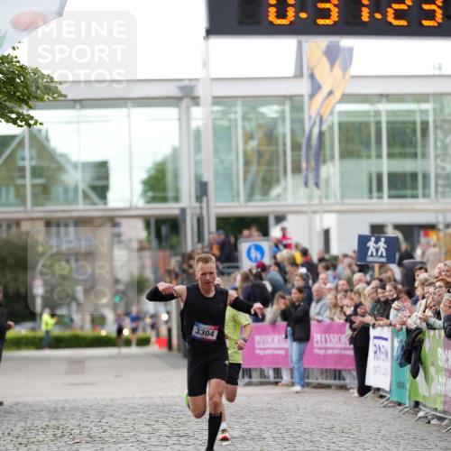 12.06.2026 - Holstenköstenlauf LAZAROV Photography http://msf.ph/oto/9739757 12.06.2026 19:37:22 Laufen 3304, 3515 meine-sportfotos.de