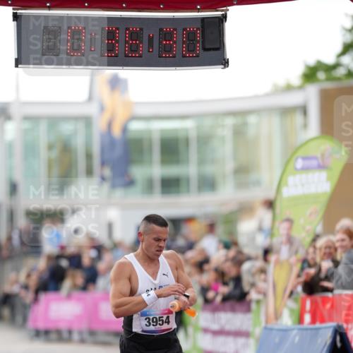 12.06.2026 - Holstenköstenlauf LAZAROV Photography http://msf.ph/oto/9739766 12.06.2026 19:36:29 Laufen 3954 meine-sportfotos.de