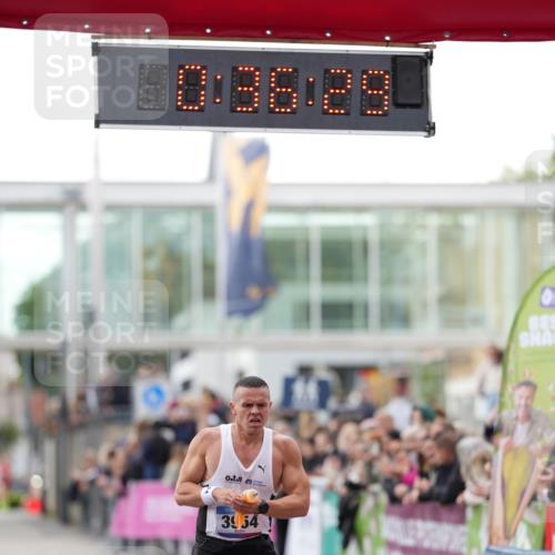 12.06.2026 - Holstenköstenlauf LAZAROV Photography http://msf.ph/oto/9739767 12.06.2026 19:36:28 Laufen 3954 meine-sportfotos.de