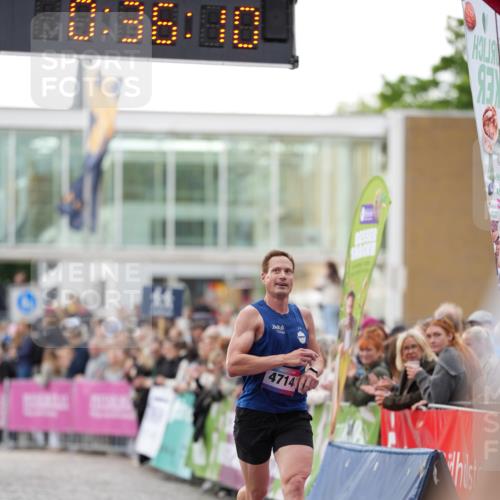 12.06.2026 - Holstenköstenlauf LAZAROV Photography http://msf.ph/oto/9739771 12.06.2026 19:36:09 Laufen 3332, 4714 meine-sportfotos.de