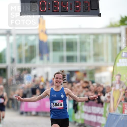 12.06.2026 - Holstenköstenlauf LAZAROV Photography http://msf.ph/oto/9739799 12.06.2026 19:34:36 Laufen 3646, 4821 meine-sportfotos.de