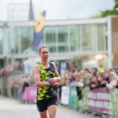 12.06.2026 - Holstenköstenlauf LAZAROV Photography http://msf.ph/oto/9739816 12.06.2026 19:31:55 Laufen 4664, 4800 meine-sportfotos.de