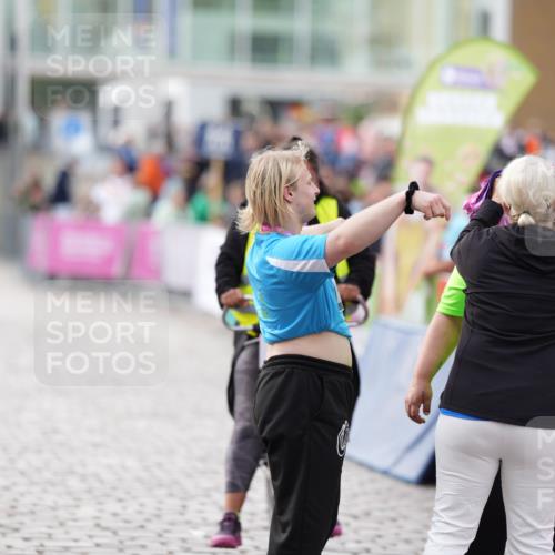12.06.2026 - Holstenköstenlauf LAZAROV Photography http://msf.ph/oto/9739827 12.06.2026 18:29:01 Laufen 4094, 4208 meine-sportfotos.de