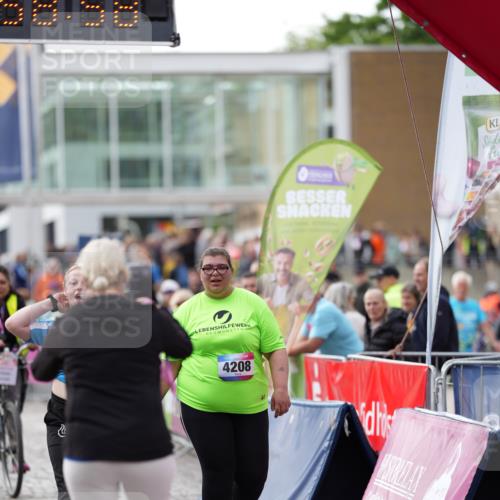12.06.2026 - Holstenköstenlauf LAZAROV Photography http://msf.ph/oto/9739830 12.06.2026 18:28:56 Laufen 4094, 4208 meine-sportfotos.de