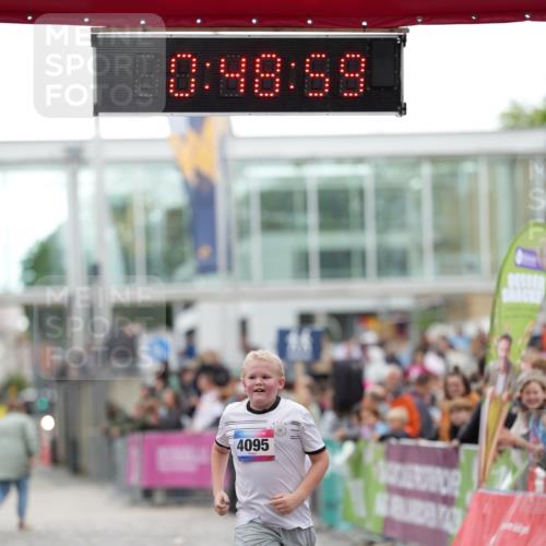 12.06.2026 - Holstenköstenlauf LAZAROV Photography http://msf.ph/oto/9739841 12.06.2026 18:18:57 Laufen 4095 meine-sportfotos.de