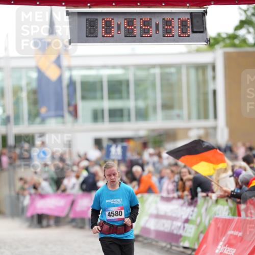 12.06.2026 - Holstenköstenlauf LAZAROV Photography http://msf.ph/oto/9739854 12.06.2026 18:15:28 Laufen 4580, 4584 meine-sportfotos.de