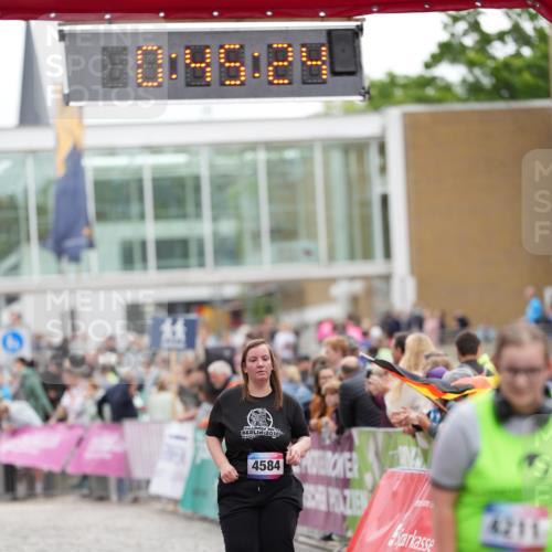 12.06.2026 - Holstenköstenlauf LAZAROV Photography http://msf.ph/oto/9739858 12.06.2026 18:15:22 Laufen 4097, 4211, 4584 meine-sportfotos.de