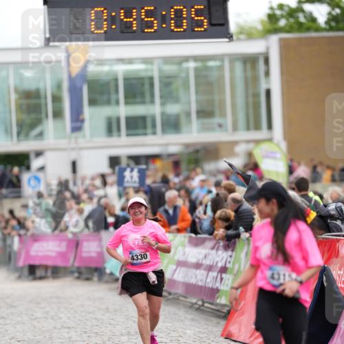 12.06.2026 - Holstenköstenlauf LAZAROV Photography http://msf.ph/oto/9739881 12.06.2026 18:15:03 Laufen 4315, 4330 meine-sportfotos.de