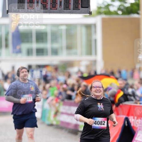 12.06.2026 - Holstenköstenlauf LAZAROV Photography http://msf.ph/oto/9739950 12.06.2026 18:10:09 Laufen 4077, 4082 meine-sportfotos.de