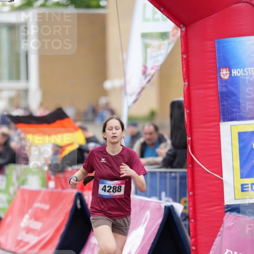12.06.2026 - Holstenköstenlauf LAZAROV Photography http://msf.ph/oto/9739970 12.06.2026 18:09:07 Laufen 3443, 4271, 4288, 4581 meine-sportfotos.de