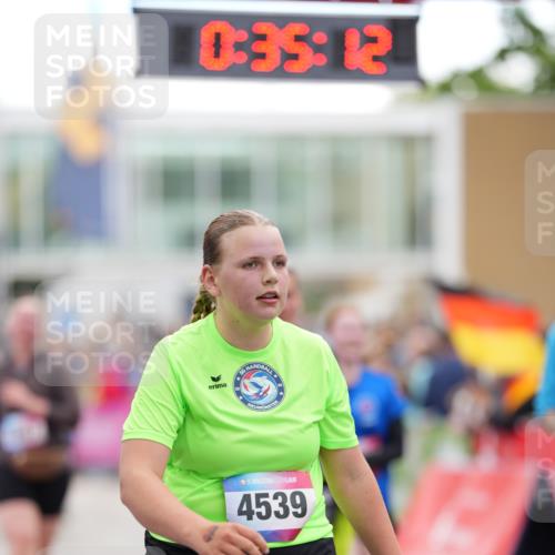 12.06.2026 - Holstenköstenlauf LAZAROV Photography http://msf.ph/oto/9739986 12.06.2026 18:05:10 Laufen 3409, 3616, 3867, 3871, 3872, 3896, 4539 meine-sportfotos.de
