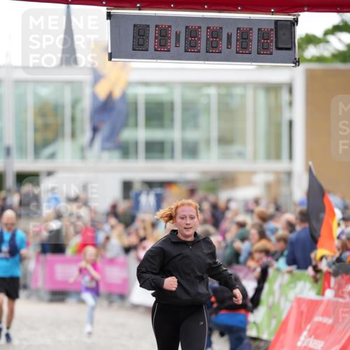 12.06.2026 - Holstenköstenlauf LAZAROV Photography http://msf.ph/oto/9739999 12.06.2026 18:05:01 Laufen 3872, 3874, 4408 meine-sportfotos.de