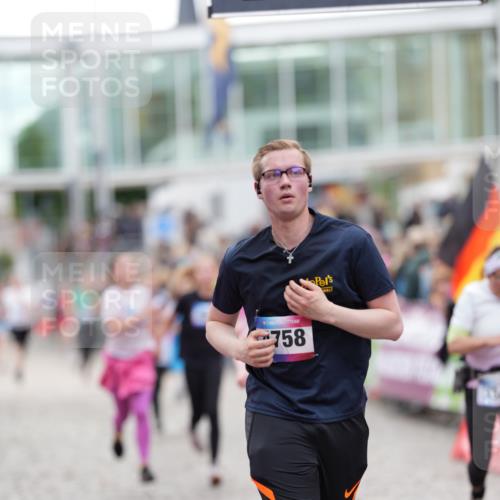12.06.2026 - Holstenköstenlauf LAZAROV Photography http://msf.ph/oto/9740053 12.06.2026 18:04:05 Laufen 3325, 3361, 4049, 4102, 4104, 4451, 4758, 4872 meine-sportfotos.de