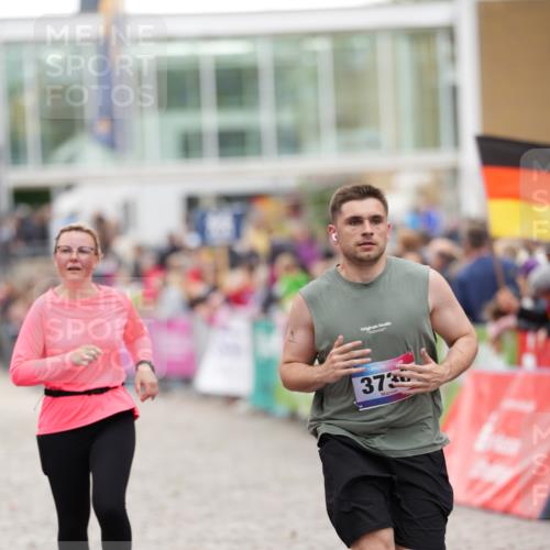 12.06.2026 - Holstenköstenlauf LAZAROV Photography http://msf.ph/oto/9740056 12.06.2026 18:03:53 Laufen 3713, 3736, 3845, 3913, 4488 meine-sportfotos.de
