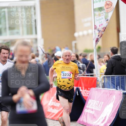 12.06.2026 - Holstenköstenlauf LAZAROV Photography http://msf.ph/oto/9740060 12.06.2026 18:03:44 Laufen 3232, 3641, 3726, 3743, 3913, 4410, 4641 meine-sportfotos.de
