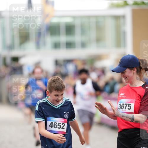 12.06.2026 - Holstenköstenlauf LAZAROV Photography http://msf.ph/oto/9740067 12.06.2026 18:03:38 Laufen 3228, 3641, 3675, 3743, 4349, 4410, 4618, 4619, 4641, 4652, 4653, 4724 meine-sportfotos.de