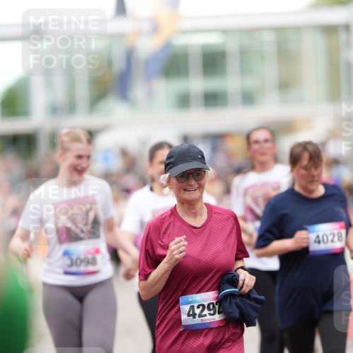 12.06.2026 - Holstenköstenlauf LAZAROV Photography http://msf.ph/oto/9740087 12.06.2026 18:03:15 Laufen 3097, 3098, 3414, 3710, 3738, 4028, 4031, 4096, 4279, 4292, 4487, 4632, 4687, 4746, 4901, 4914 meine-sportfotos.de