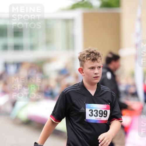 12.06.2026 - Holstenköstenlauf LAZAROV Photography http://msf.ph/oto/9740111 12.06.2026 18:02:52 Laufen 3011, 3399, 4009, 4285, 4453, 4677 meine-sportfotos.de
