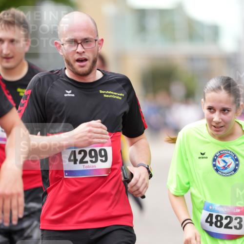 12.06.2026 - Holstenköstenlauf LAZAROV Photography http://msf.ph/oto/9740146 12.06.2026 18:02:17 Laufen 3594, 3775, 3942, 4015, 4017, 4273, 4298, 4299, 4300, 4304, 4306, 4309, 4347, 4452, 4823 meine-sportfotos.de