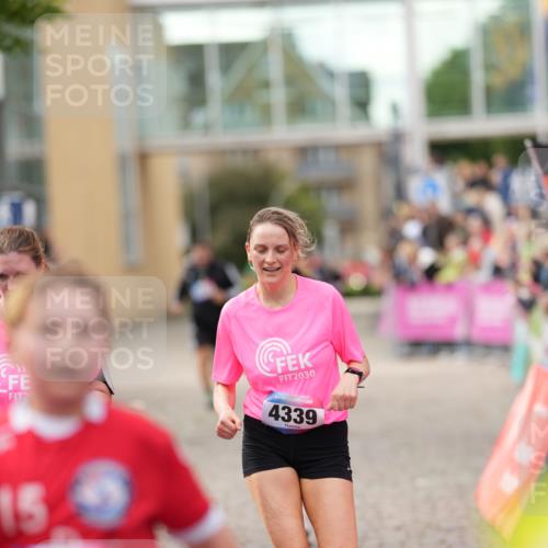 12.06.2026 - Holstenköstenlauf LAZAROV Photography http://msf.ph/oto/9740179 12.06.2026 18:01:40 Laufen 3300, 4034, 4075, 4076, 4321, 4335, 4338, 4339, 4541, 4905, 4906 meine-sportfotos.de