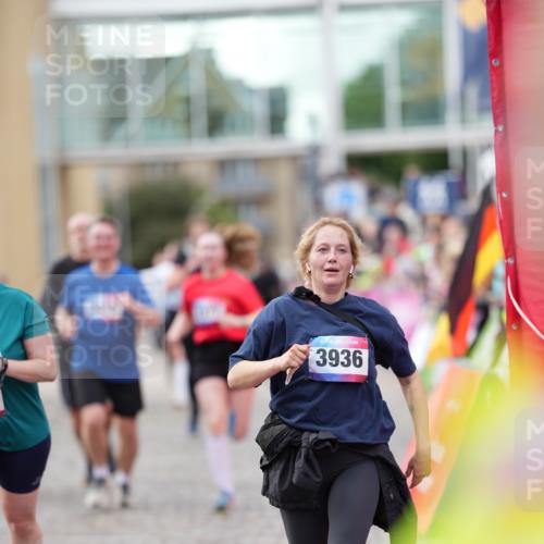 12.06.2026 - Holstenköstenlauf LAZAROV Photography http://msf.ph/oto/9740237 12.06.2026 18:00:47 Laufen 3245, 3299, 3377, 3418, 4051, 4229, 4917 meine-sportfotos.de