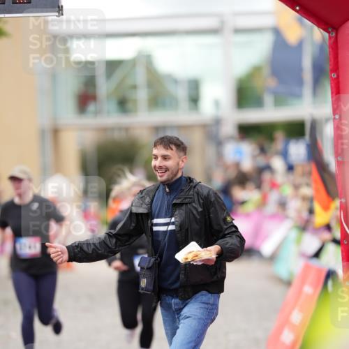 12.06.2026 - Holstenköstenlauf LAZAROV Photography http://msf.ph/oto/9740252 12.06.2026 18:00:31 Laufen 3197, 3741, 3777, 3984, 4010, 4476 meine-sportfotos.de