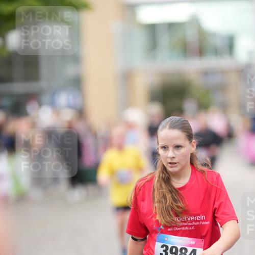 12.06.2026 - Holstenköstenlauf LAZAROV Photography http://msf.ph/oto/9740255 12.06.2026 18:00:28 Laufen 3579, 3777, 3826, 3984, 4010, 4281, 4476 meine-sportfotos.de