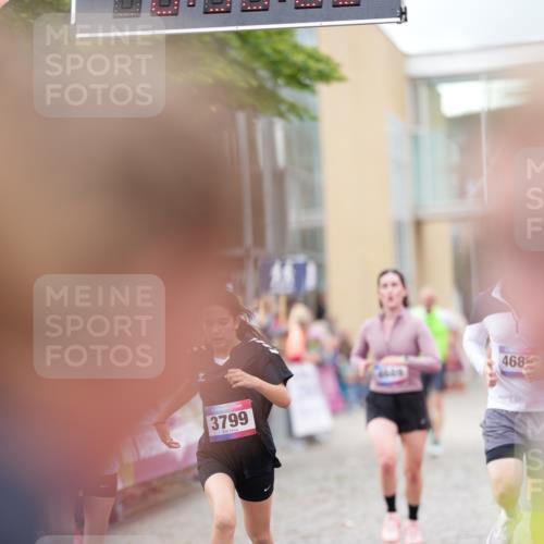 12.06.2026 - Holstenköstenlauf LAZAROV Photography http://msf.ph/oto/9740272 12.06.2026 18:00:04 Laufen 3144, 3145, 3799, 4117, 4470, 4688, 4689 meine-sportfotos.de