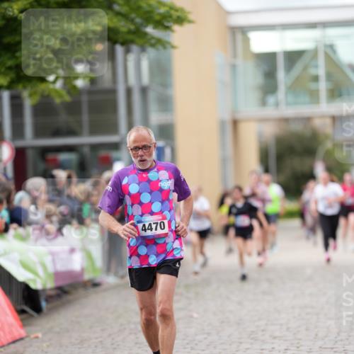 12.06.2026 - Holstenköstenlauf LAZAROV Photography http://msf.ph/oto/9740275 12.06.2026 18:00:00 Laufen 3202, 3404, 3798, 3799, 4117, 4470, 4612, 4900 meine-sportfotos.de