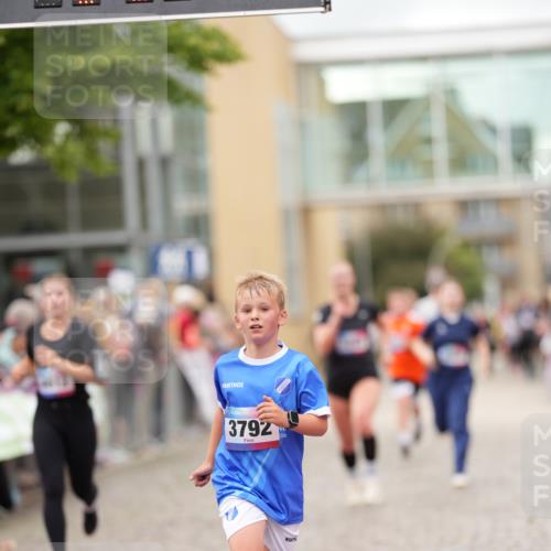 12.06.2026 - Holstenköstenlauf LAZAROV Photography http://msf.ph/oto/9740283 12.06.2026 17:59:52 Laufen 3202, 3404, 3471, 3792, 3910, 4041, 4594, 4612, 4749, 4900 meine-sportfotos.de