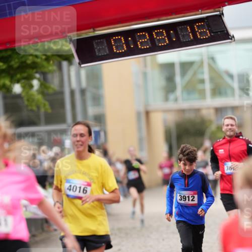 12.06.2026 - Holstenköstenlauf LAZAROV Photography http://msf.ph/oto/9740321 12.06.2026 17:59:14 Laufen 3068, 3565, 3644, 3676, 3677, 3912, 4016, 4341, 4344, 4481, 4667, 4668, 4745 meine-sportfotos.de