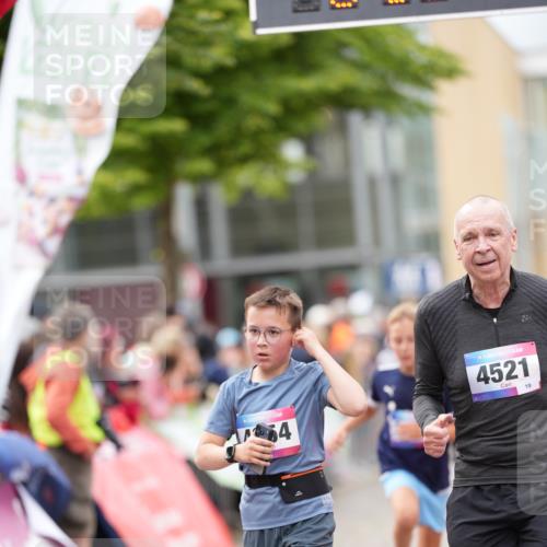 12.06.2026 - Holstenköstenlauf LAZAROV Photography http://msf.ph/oto/9740345 12.06.2026 17:58:55 Laufen 3326, 3331, 3402, 4047, 4054, 4272, 4317, 4331, 4521, 4534 meine-sportfotos.de