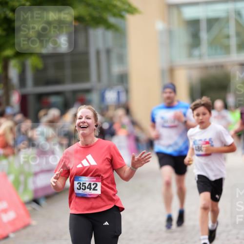 12.06.2026 - Holstenköstenlauf LAZAROV Photography http://msf.ph/oto/9740460 12.06.2026 17:57:11 Laufen 3032, 3542, 3643, 3927, 4715, 4716, 4783, 4803 meine-sportfotos.de