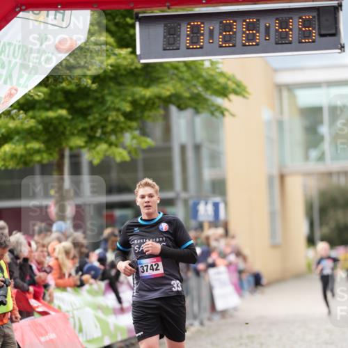 12.06.2026 - Holstenköstenlauf LAZAROV Photography http://msf.ph/oto/9740484 12.06.2026 17:56:43 Laufen 3692, 3742, 4106, 4409 meine-sportfotos.de