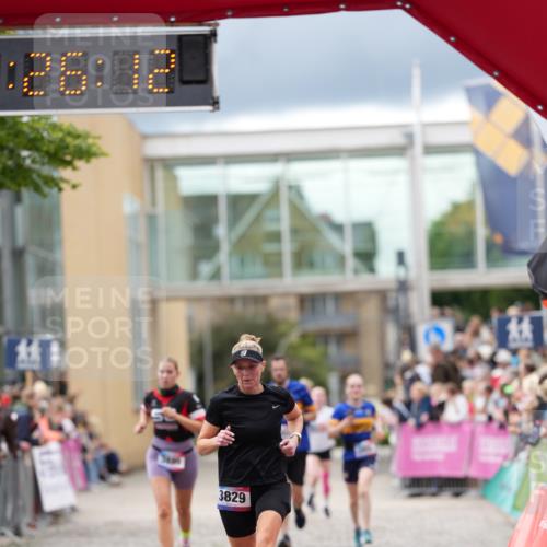 12.06.2026 - Holstenköstenlauf LAZAROV Photography http://msf.ph/oto/9740524 12.06.2026 17:56:10 Laufen 3829, 3895, 4454 meine-sportfotos.de