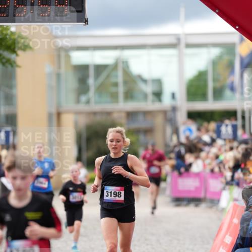 12.06.2026 - Holstenköstenlauf LAZAROV Photography http://msf.ph/oto/9740547 12.06.2026 17:55:52 Laufen 3013, 3198, 3662, 3964, 4780 meine-sportfotos.de