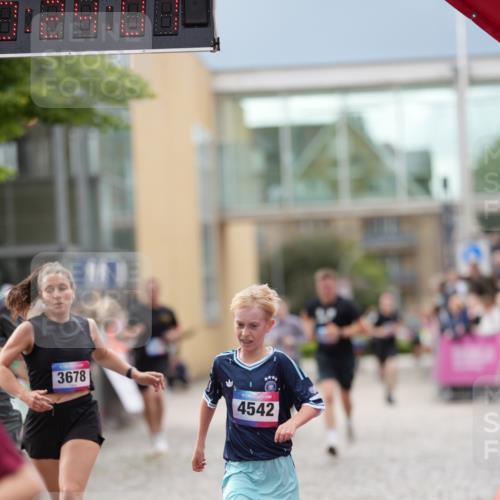12.06.2026 - Holstenköstenlauf LAZAROV Photography http://msf.ph/oto/9740649 12.06.2026 17:54:05 Laufen 3285, 3678, 3820, 3951, 4542, 4722, 4762 meine-sportfotos.de
