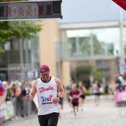 12.06.2026 - Holstenköstenlauf LAZAROV Photography http://msf.ph/oto/9740656 12.06.2026 17:53:59 Laufen 3285, 3336, 3386, 3453, 4762 meine-sportfotos.de