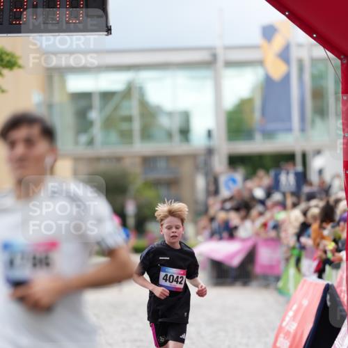 12.06.2026 - Holstenköstenlauf LAZAROV Photography http://msf.ph/oto/9740703 12.06.2026 17:53:08 Laufen 3923, 4042, 4060, 4786 meine-sportfotos.de