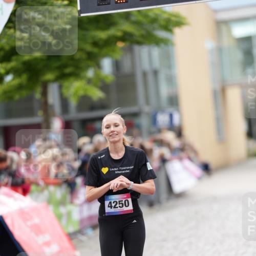 12.06.2026 - Holstenköstenlauf LAZAROV Photography http://msf.ph/oto/9740711 12.06.2026 17:52:58 Laufen 4250 meine-sportfotos.de