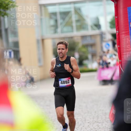 12.06.2026 - Holstenköstenlauf LAZAROV Photography http://msf.ph/oto/9740871 12.06.2026 17:46:48 Laufen 4892 meine-sportfotos.de