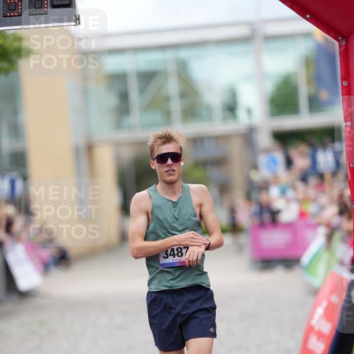 12.06.2026 - Holstenköstenlauf LAZAROV Photography http://msf.ph/oto/9740874 12.06.2026 17:46:35 Laufen 3333, 3388, 3487 meine-sportfotos.de