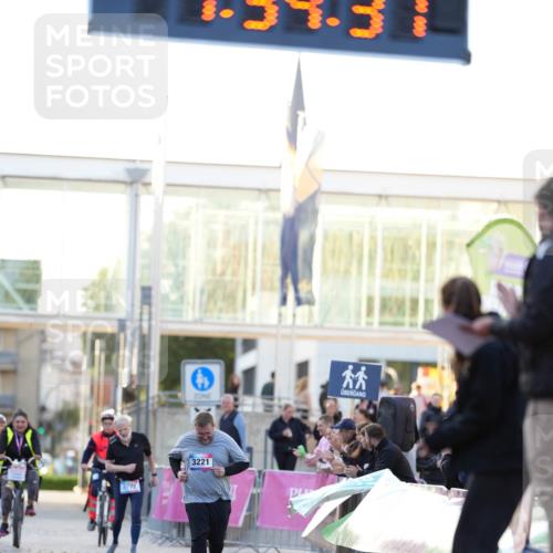 12.06.2026 - Holstenköstenlauf LAZAROV Photography http://msf.ph/oto/9740902 12.06.2026 20:34:35 Laufen 3772, 3221, 3, 000, 00 meine-sportfotos.de