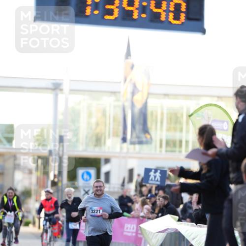 12.06.2026 - Holstenköstenlauf LAZAROV Photography http://msf.ph/oto/9740906 12.06.2026 20:34:38 Laufen 7, 34, 40, 3221, 3 meine-sportfotos.de