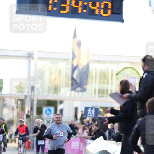 12.06.2026 - Holstenköstenlauf LAZAROV Photography http://msf.ph/oto/9740907 12.06.2026 20:34:39 Laufen 1, 34, 40, 3221, 31 meine-sportfotos.de