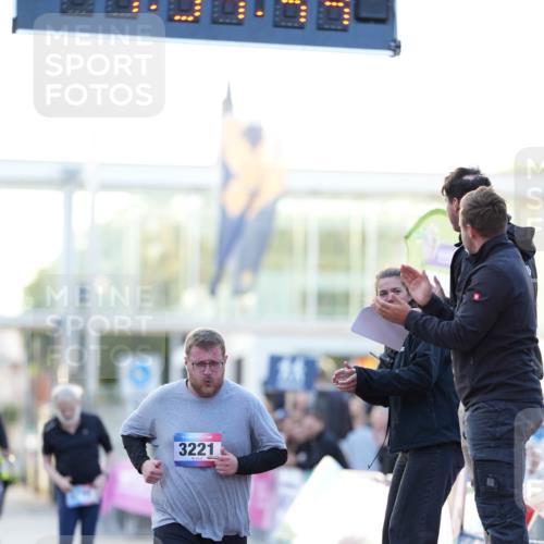 12.06.2026 - Holstenköstenlauf LAZAROV Photography http://msf.ph/oto/9740916 12.06.2026 20:34:42 Laufen 3221, 3, 3221 meine-sportfotos.de